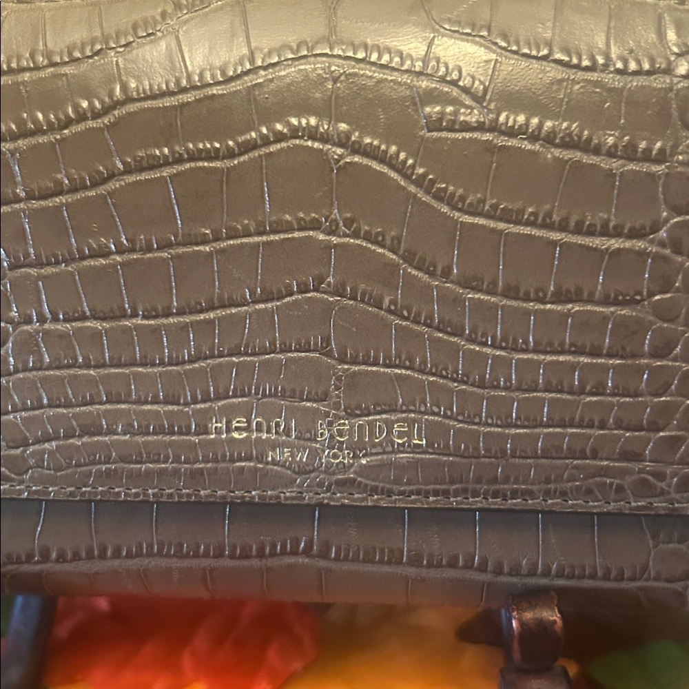 Henri Bendel Croc Embossed Leather Clutch/Wallet/Wristlet - Picture 2 of 13